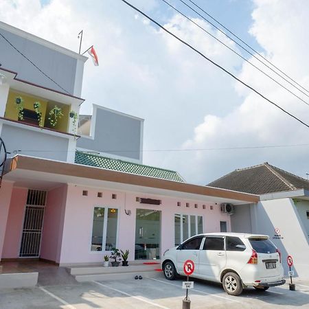 Reddoorz Near Rita Supermall Purwokerto 2 Экстерьер фото
