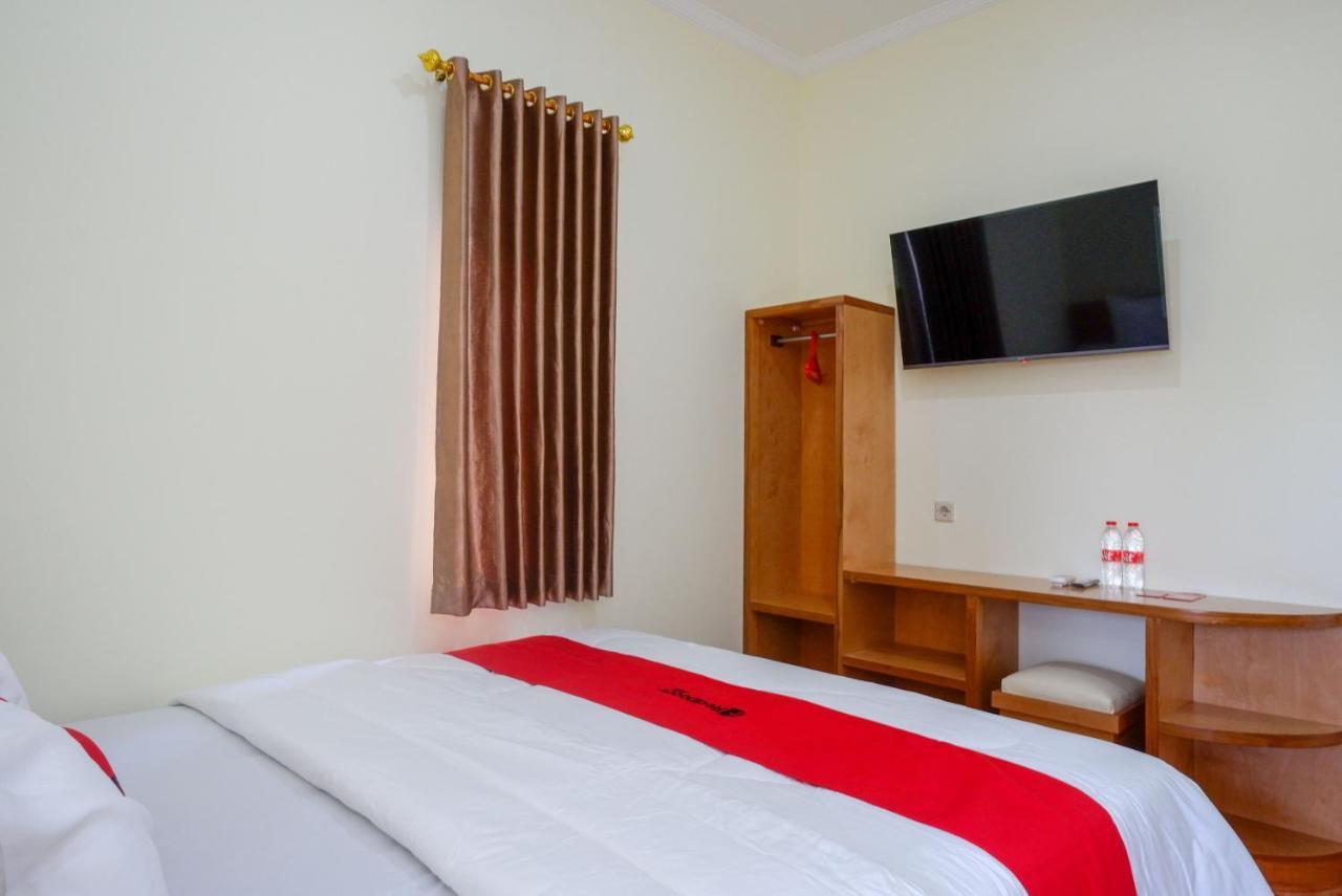 Reddoorz Near Rita Supermall Purwokerto 2 Экстерьер фото