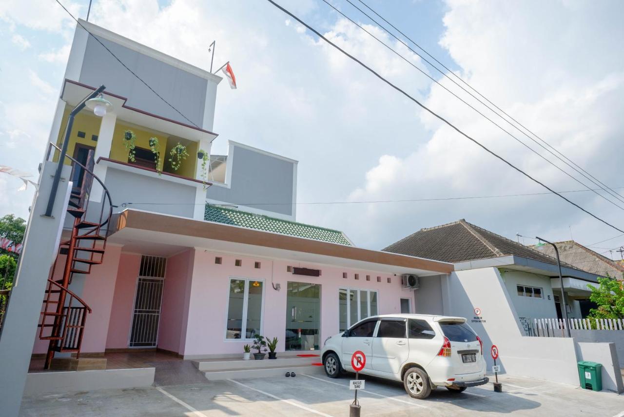 Reddoorz Near Rita Supermall Purwokerto 2 Экстерьер фото