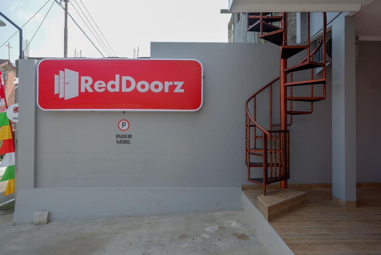 Reddoorz Near Rita Supermall Purwokerto 2 Экстерьер фото