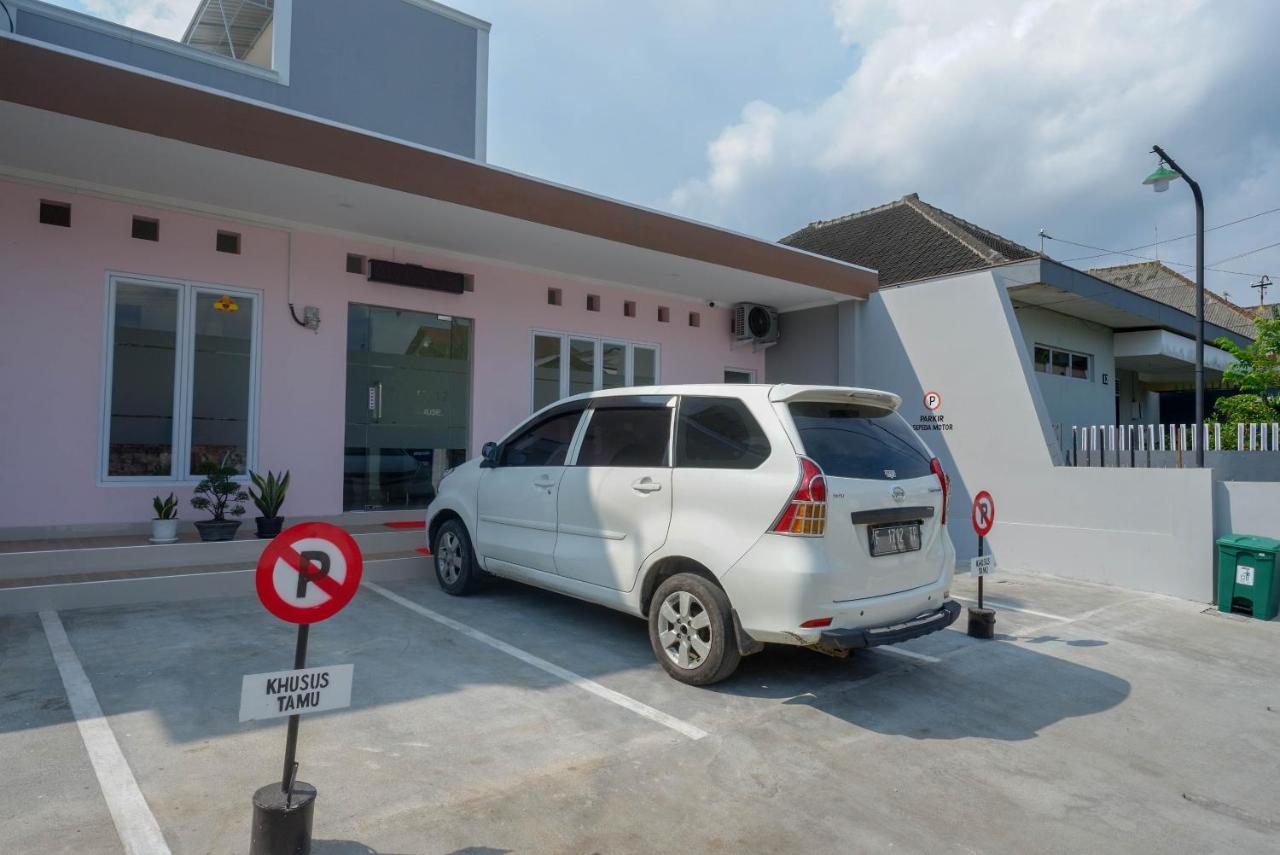 Reddoorz Near Rita Supermall Purwokerto 2 Экстерьер фото