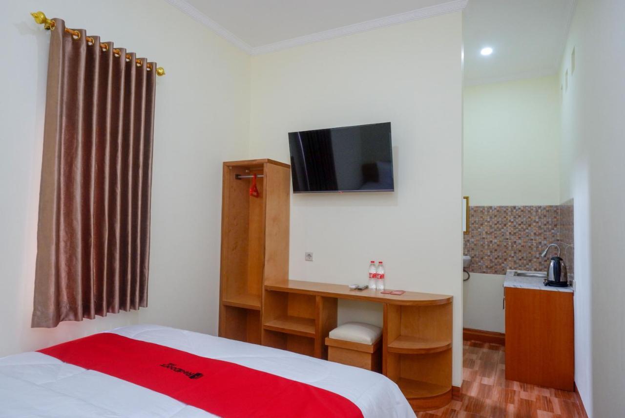 Reddoorz Near Rita Supermall Purwokerto 2 Экстерьер фото
