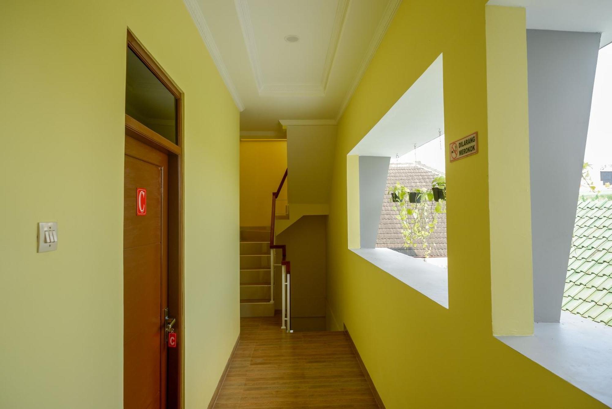 Reddoorz Near Rita Supermall Purwokerto 2 Экстерьер фото