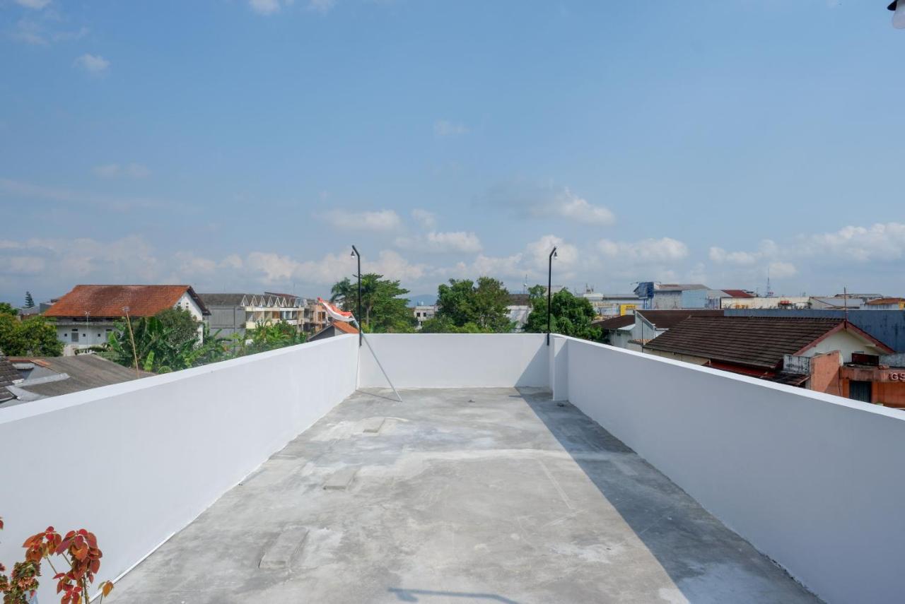 Reddoorz Near Rita Supermall Purwokerto 2 Экстерьер фото