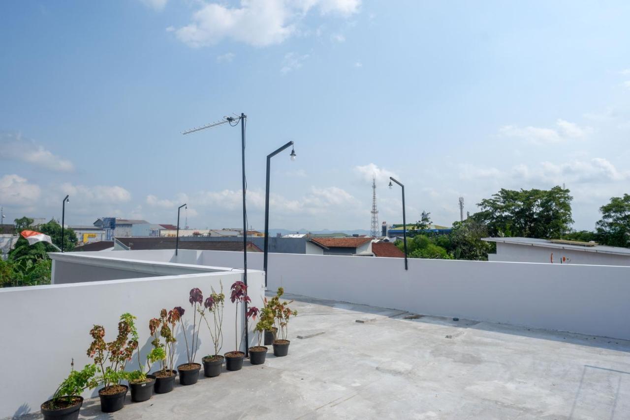 Reddoorz Near Rita Supermall Purwokerto 2 Экстерьер фото