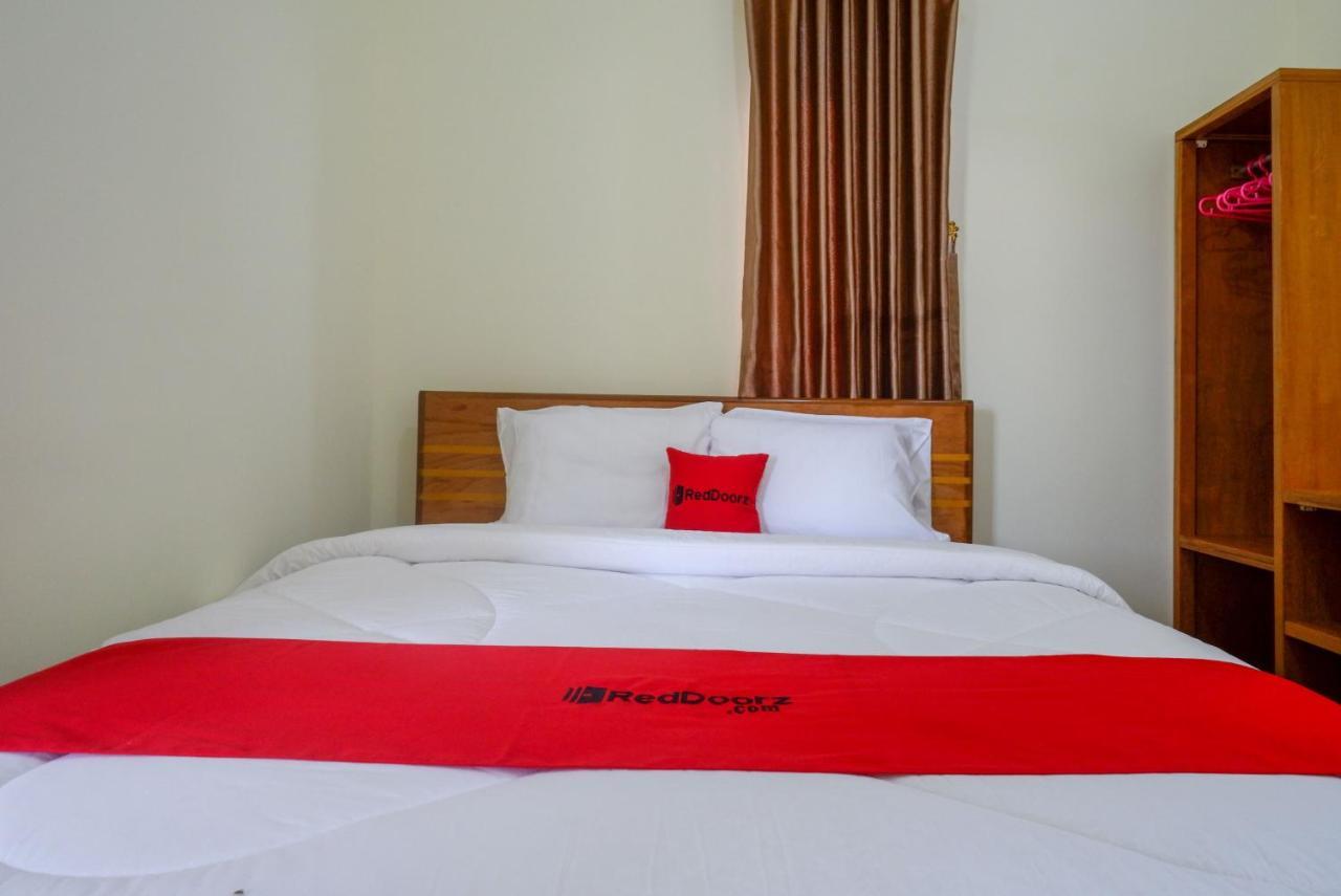 Reddoorz Near Rita Supermall Purwokerto 2 Экстерьер фото