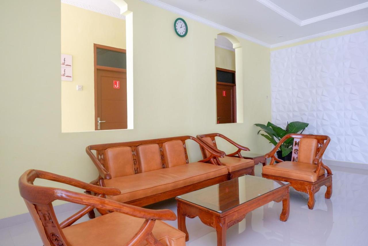Reddoorz Near Rita Supermall Purwokerto 2 Экстерьер фото