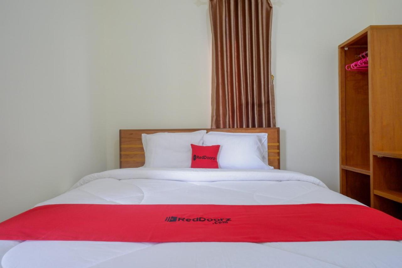 Reddoorz Near Rita Supermall Purwokerto 2 Экстерьер фото