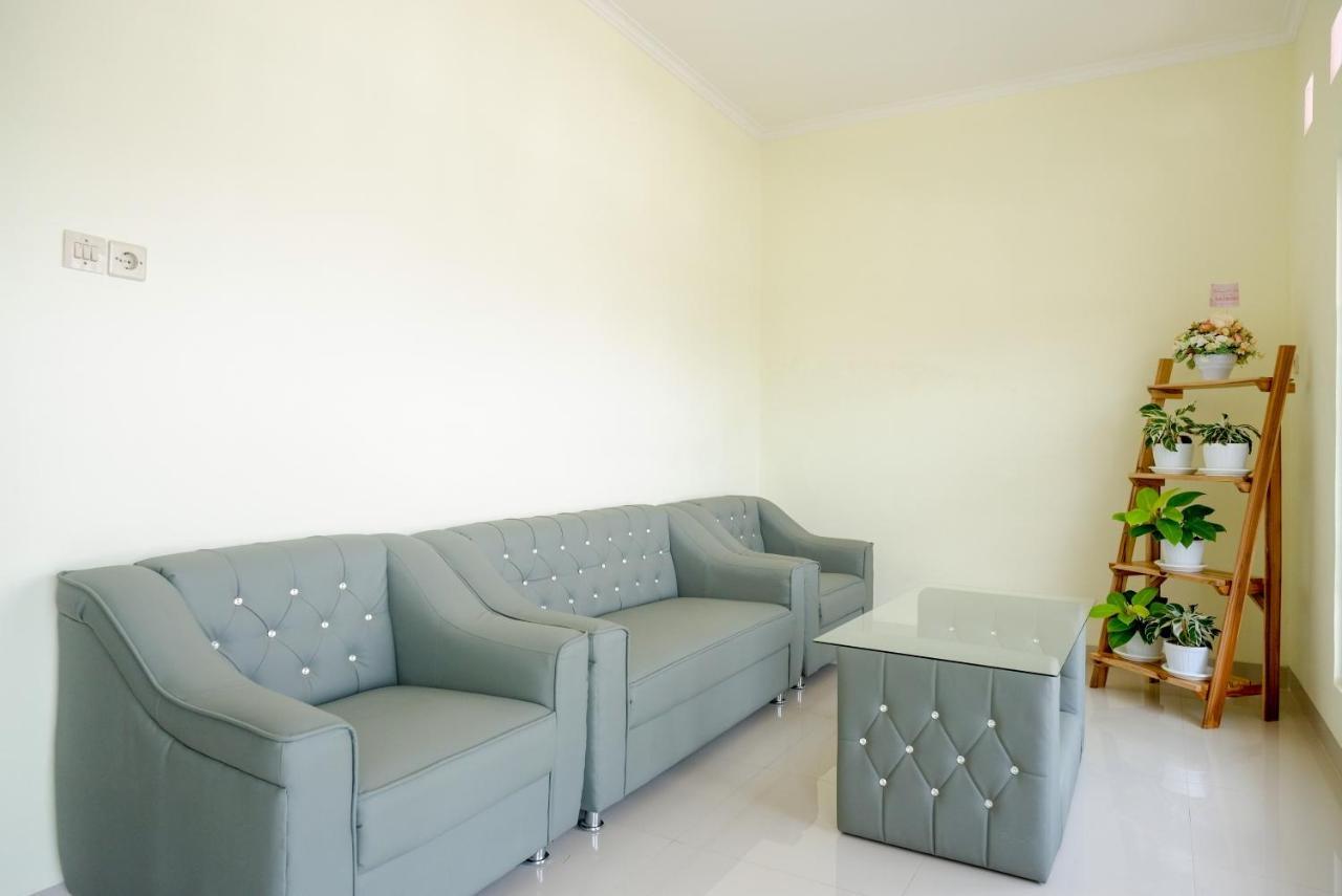 Reddoorz Near Rita Supermall Purwokerto 2 Экстерьер фото