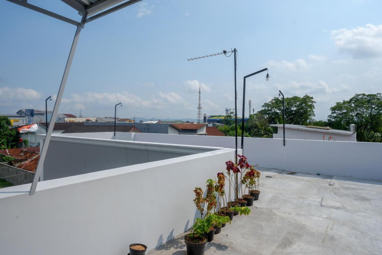 Reddoorz Near Rita Supermall Purwokerto 2 Экстерьер фото