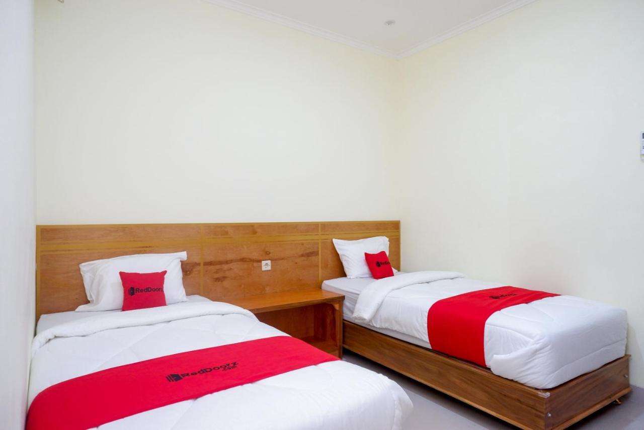 Reddoorz Near Rita Supermall Purwokerto 2 Экстерьер фото