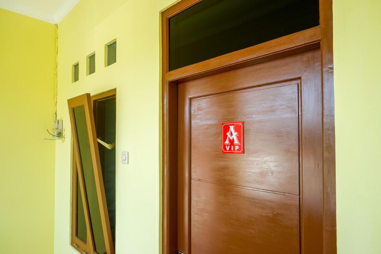 Reddoorz Near Rita Supermall Purwokerto 2 Экстерьер фото