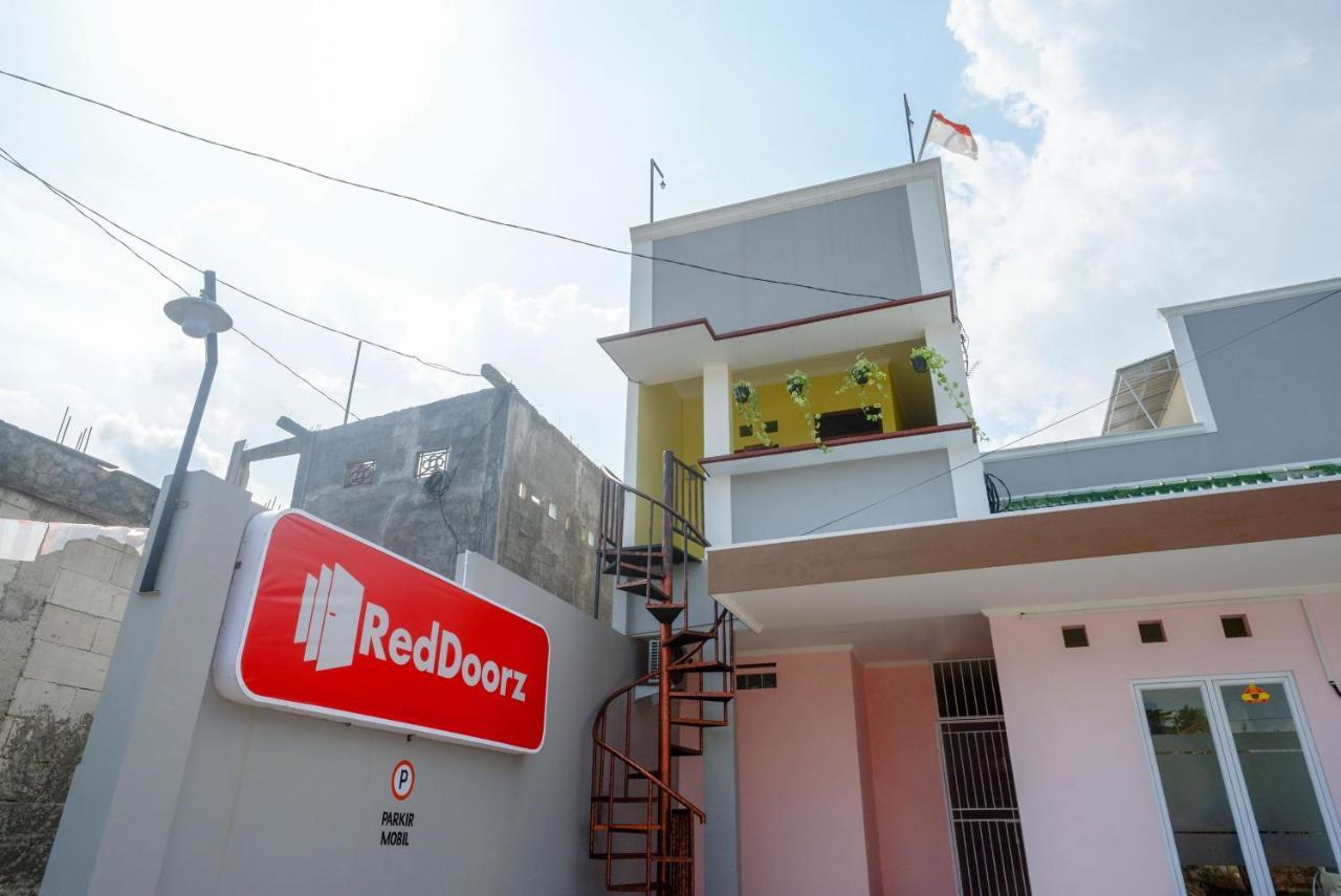 Reddoorz Near Rita Supermall Purwokerto 2 Экстерьер фото